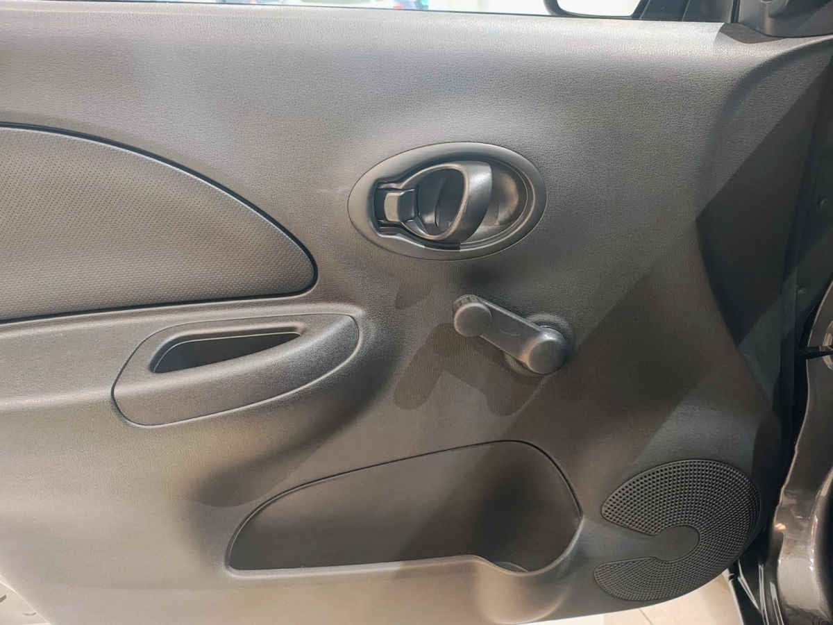 2024 Nissan March 5p Sense L4/1.6 Man