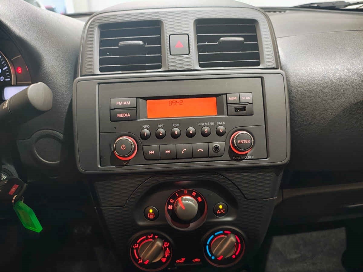 2024 Nissan March 5p Sense L4/1.6 Man