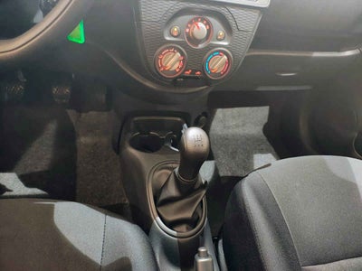 2024 Nissan March 5p Sense L4/1.6 Man