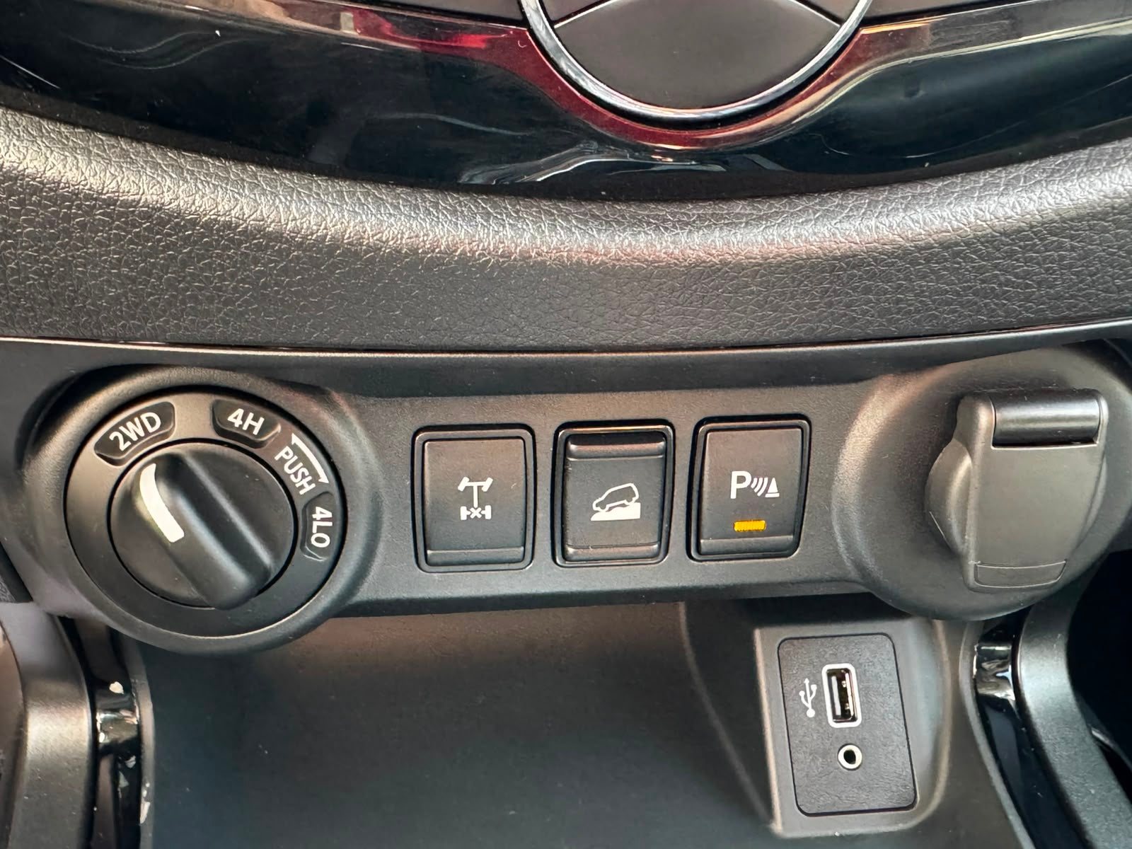 2024 Nissan FRONTIER 4P PRO-4X L42.5 AUT 4X4