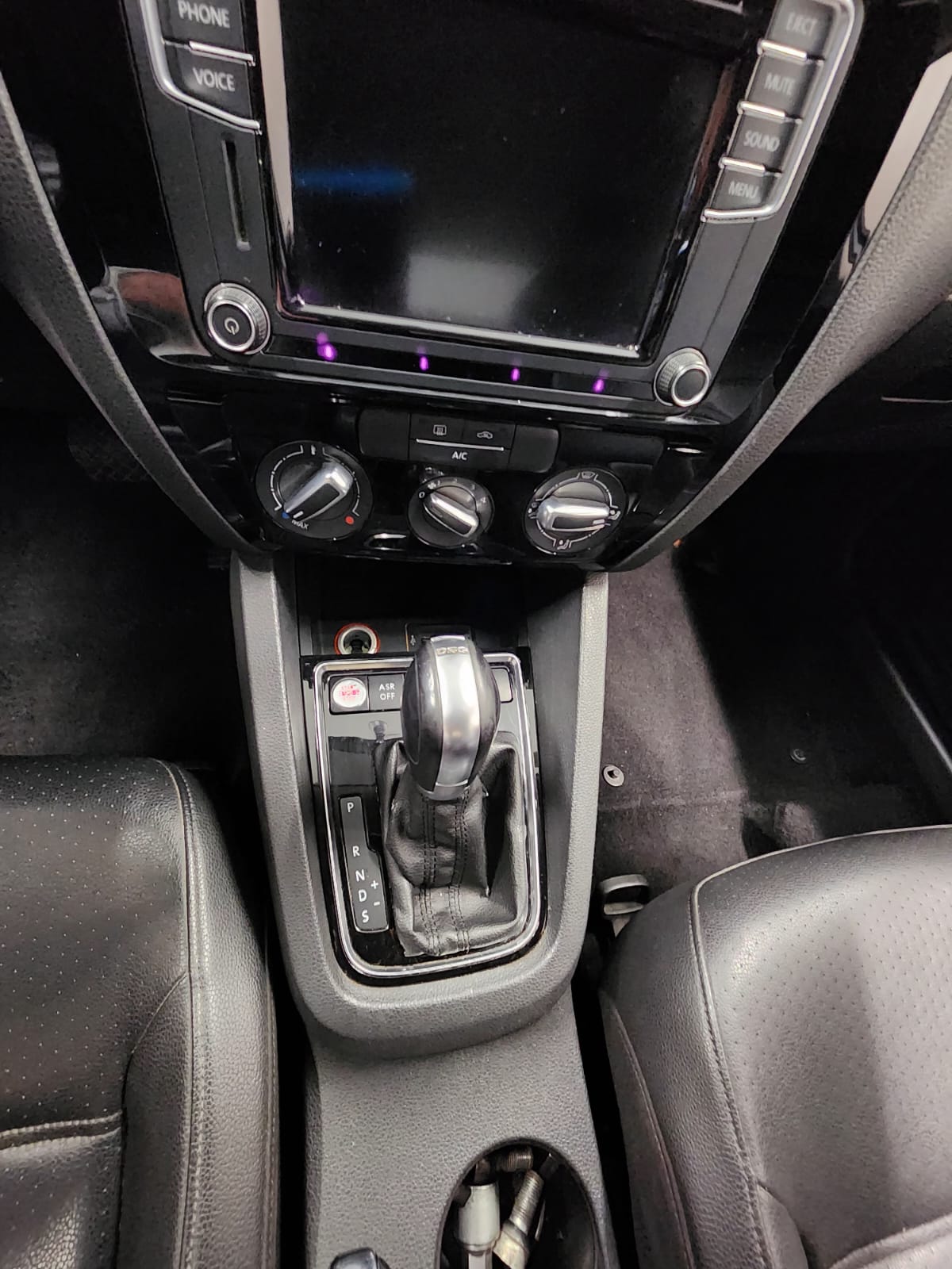 2016 Volkswagen JETTA 4 PTS TDI DSG BL PIEL QC F NIEBLA RA-16