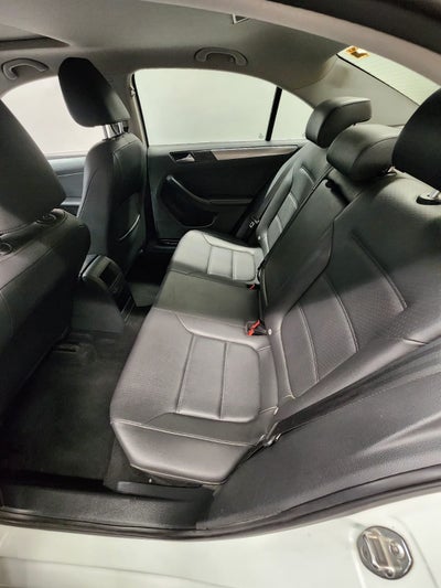 2016 Volkswagen JETTA 4 PTS TDI DSG BL PIEL QC F NIEBLA RA-16
