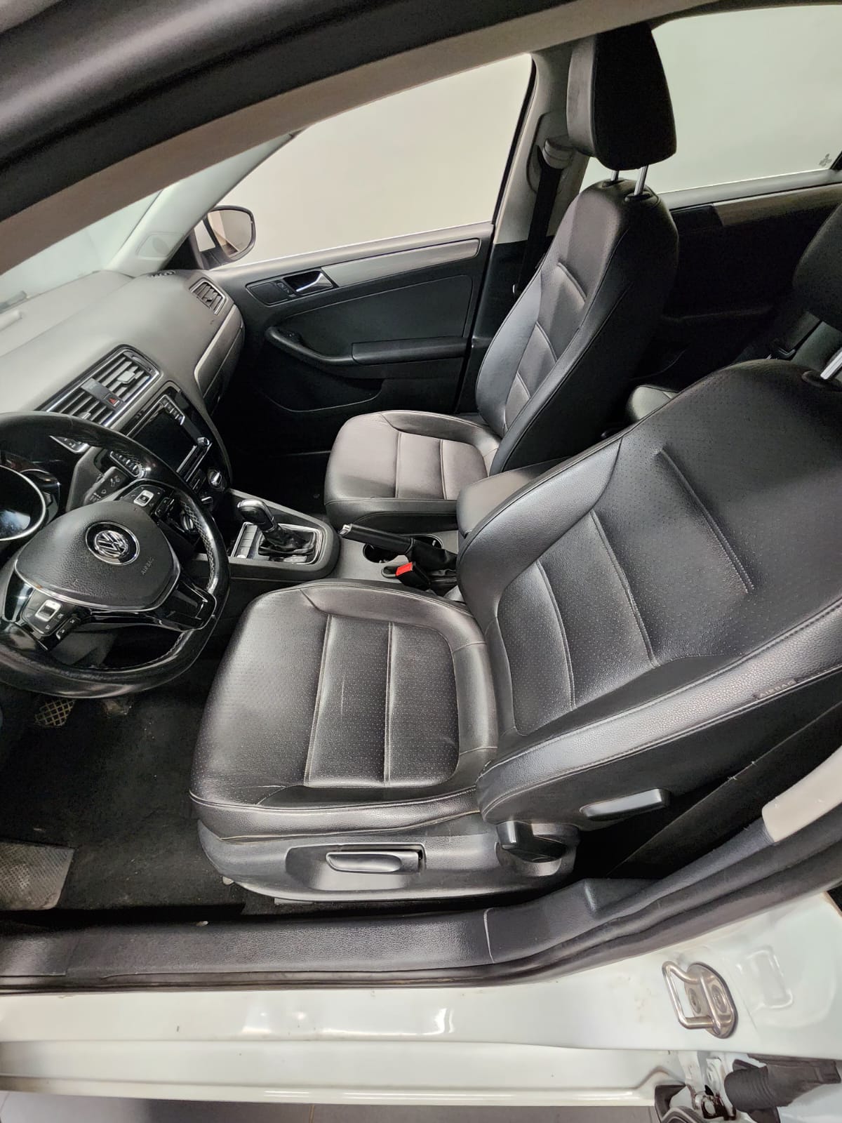 2016 Volkswagen JETTA 4 PTS TDI DSG BL PIEL QC F NIEBLA RA-16