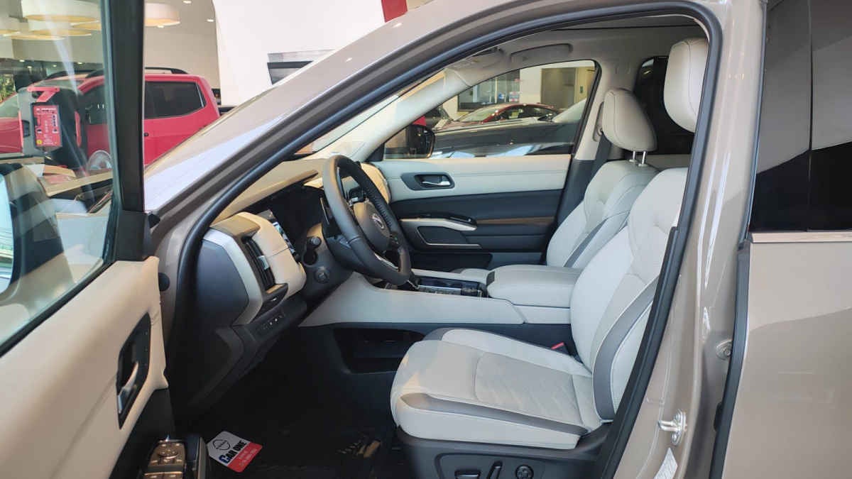 2024 Nissan Pathfinder 5p Platinum V6/3.5 Aut